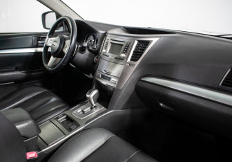 Подержанный автомобиль Subaru Outback Wagon 2011 года (9 фото)