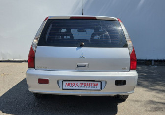 Подержанный автомобиль Mitsubishi Lancer Wagon 2005 года (6 фото)