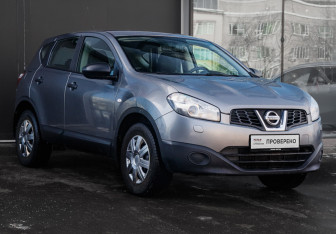 Подержанный автомобиль Nissan Qashqai 2012 года (3 фото)