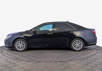 Подержанный автомобиль Toyota Camry Sedan 2015 года (8 фото)