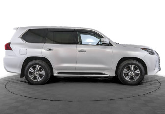 Подержанный автомобиль Lexus LX 2021 года (4 фото)