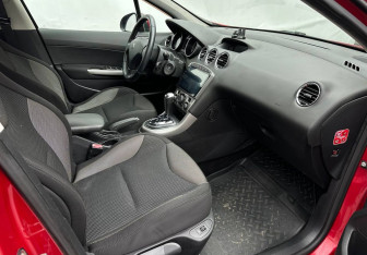 Подержанный автомобиль Peugeot 308 Hatchback 2010 года (13 фото)