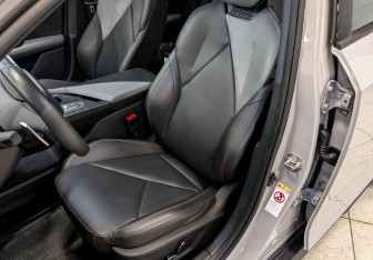 Подержанный автомобиль Changan UNI-V 2023 года (20 фото)