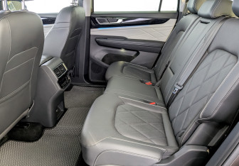 Подержанный автомобиль Volkswagen Teramont 2023 года (12 фото)
