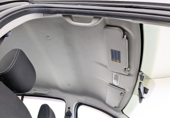 Подержанный автомобиль Renault Sandero 2011 года (22 фото)