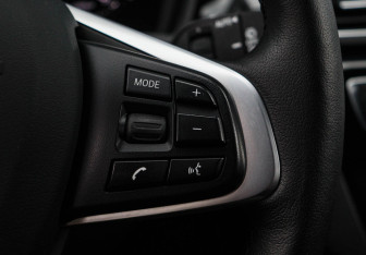 Подержанный автомобиль BMW X1 2020 года (18 фото)