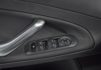 Подержанный автомобиль Ford Mondeo Sedan 2013 года (10 фото)