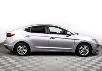 Подержанный автомобиль Hyundai Elantra Sedan 2020 года (4 фото)