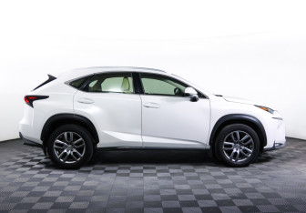 Подержанный автомобиль Lexus NX 2017 года (4 фото)