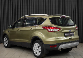 Подержанный автомобиль Ford Kuga 2013 года (7 фото)