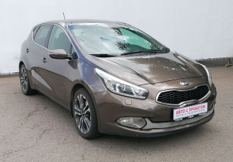Подержанный автомобиль Kia Ceed Hatchback 2013 года (3 фото)