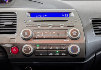 Подержанный автомобиль Honda Civic Sedan 2010 года (20 фото)