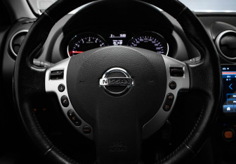 Подержанный автомобиль Nissan Qashqai 2010 года (10 фото)