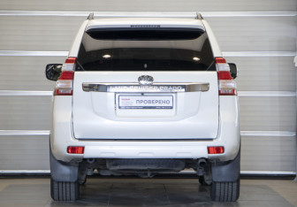 Подержанный автомобиль Toyota Land Cruiser Prado 2016 года (5 фото)