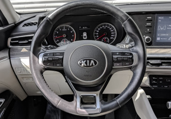 Подержанный автомобиль Kia K5 2021 года (22 фото)