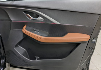 Подержанный автомобиль Omoda C5 2023 года (19 фото)