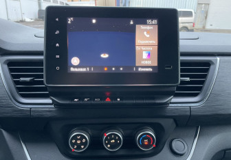 Подержанный автомобиль Renault Trafic 2021 года (15 фото)