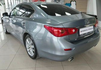 Подержанный автомобиль Infiniti Q50 2014 года (7 фото)