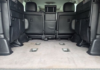 Подержанный автомобиль Toyota Land Cruiser Suv 2014 года (22 фото)