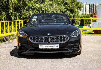 Подержанный автомобиль BMW Z4 Roadster 2020 года (2 фото)