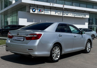 Подержанный автомобиль Toyota Camry Sedan 2012 года (5 фото)