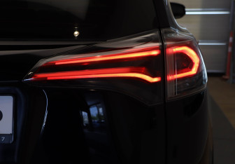 Подержанный автомобиль Toyota RAV4 2018 года (25 фото)