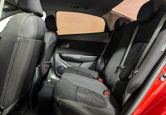 Подержанный автомобиль Kia Rio Sedan 2012 года (10 фото)