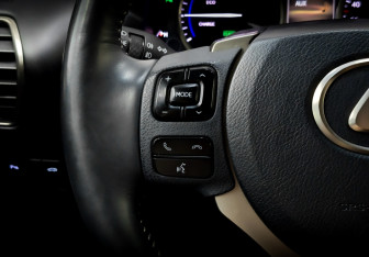 Подержанный автомобиль Lexus NX 2014 года (25 фото)