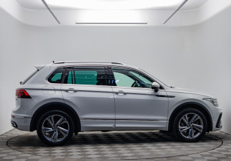 Подержанный автомобиль Volkswagen Tiguan 2021 года (4 фото)