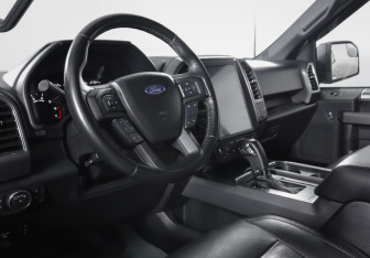 Подержанный автомобиль Ford F-150 2019 года (14 фото)