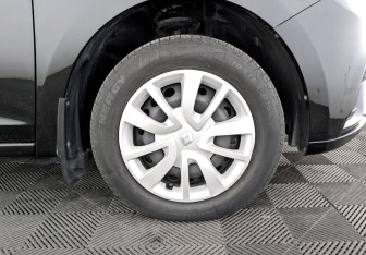 Подержанный автомобиль Renault Logan Sedan 2021 года (7 фото)