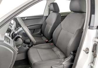 Подержанный автомобиль Skoda Rapid Liftback 2019 года (20 фото)