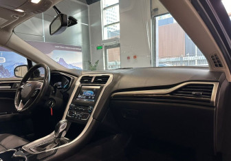 Подержанный автомобиль Ford Fusion (North America) 2015 года (11 фото)