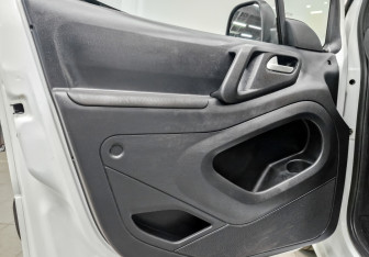 Подержанный автомобиль Citroen Berlingo 2021 года (19 фото)