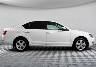 Подержанный автомобиль Skoda Octavia Liftback 2013 года (4 фото)