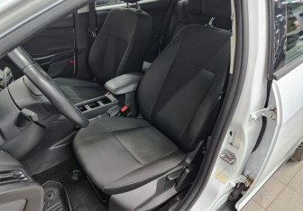 Подержанный автомобиль Ford Focus Hatchback 2018 года (20 фото)