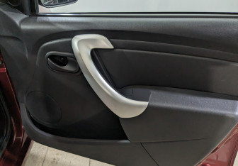 Подержанный автомобиль LADA (ВАЗ) Largus Wagon 2014 года (24 фото)