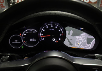 Подержанный автомобиль Porsche Cayenne 2019 года (13 фото)