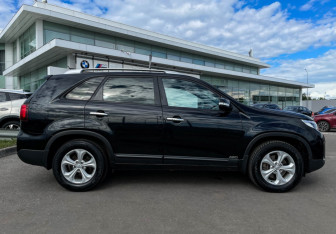 Подержанный автомобиль Kia Sorento 2017 года (4 фото)