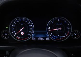 Подержанный автомобиль BMW X6 2018 года (12 фото)