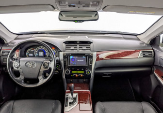 Подержанный автомобиль Toyota Camry Sedan 2014 года (14 фото)