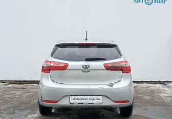 Подержанный автомобиль Kia Rio Hatchback 2014 года (6 фото)