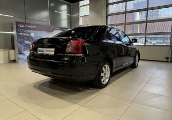 Подержанный автомобиль Toyota Avensis Sedan 2006 года (4 фото)