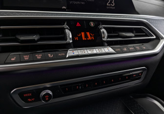 Подержанный автомобиль BMW X6 2020 года (28 фото)