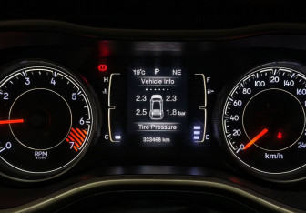 Подержанный автомобиль Jeep Cherokee 2014 года (16 фото)