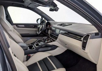 Подержанный автомобиль Porsche Cayenne 2019 года (11 фото)