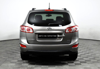 Подержанный автомобиль Hyundai Santa Fe 2012 года (4 фото)