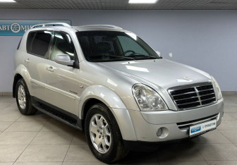 Подержанный автомобиль SsangYong Rexton 2011 года (3 фото)