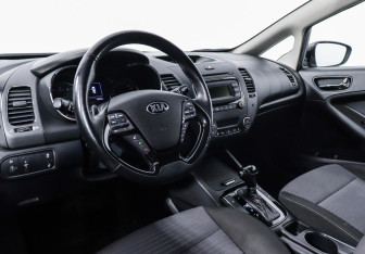 Подержанный автомобиль Kia Cerato Sedan 2019 года (8 фото)