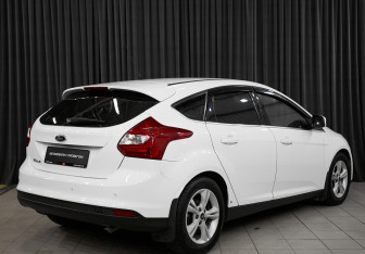 Подержанный автомобиль Ford Focus Hatchback 2012 года (4 фото)